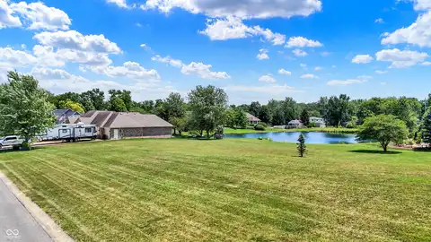 2649 E Fairway Village Drive, Greenfield, IN 46140