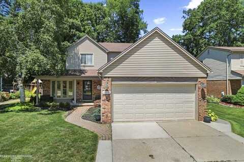18059 Foxpointe, Clinton Township, MI 48038