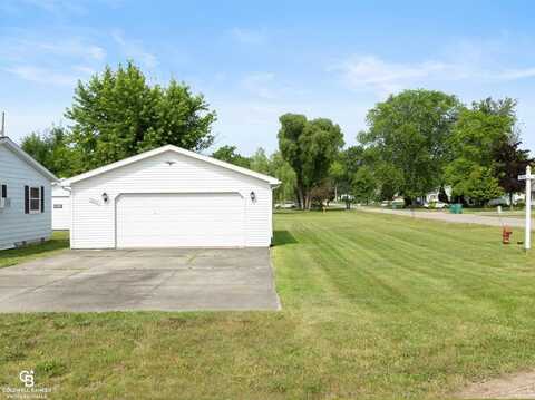 7620 Holiday, Lexington, MI 48450