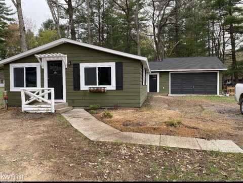 229 Pine Oaks, Prudenville, MI 48651