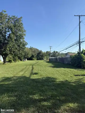 000 PETRIE, Roseville, MI 48066