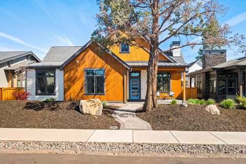 282 W Lundgren Mill Drive, Sisters, OR 97759