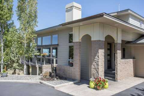 893 Highland View Loop, Redmond, OR 97756
