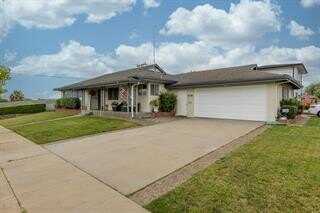 808 Saratoga DR, SALINAS, CA 93906