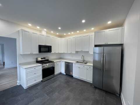 76 Robbin St, Waltham, MA 02453