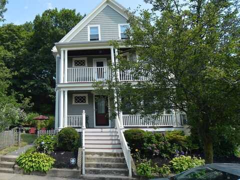 2 Station Rd, Salem, MA 01970