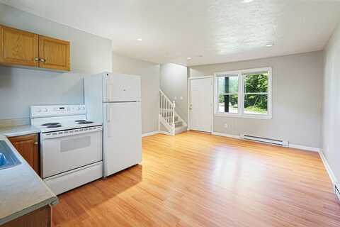 44 Howarth Road, Oxford, MA 01540