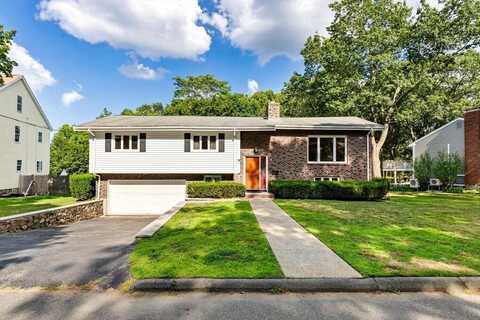 8 Gigante Dr, Stoneham, MA 02180