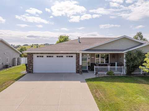 1326 N 35th St, Bismarck, ND 58501