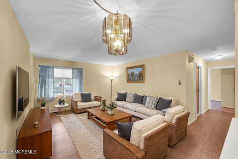 113a Edinburgh Lane, Lakewood, NJ 08701