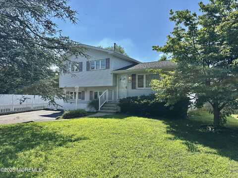 2 Palmer Road, Middletown, NJ 07748
