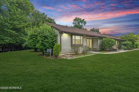 70 Overlook Way, Manalapan, NJ 07726