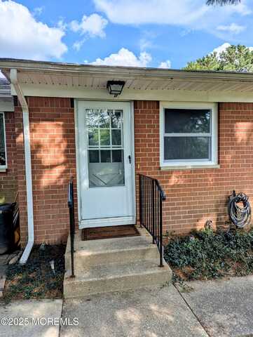 10 D Hamilton Lane, Whiting, NJ 08759
