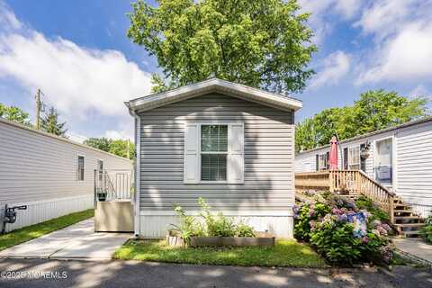 28 Sams Court, Hazlet, NJ 07730