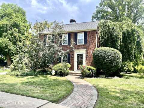 6 Sunset Court, Freehold, NJ 07728