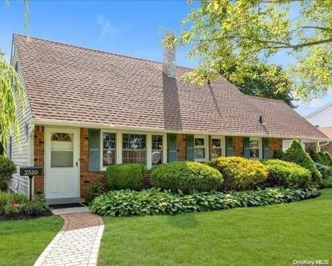 2510 2nd Street, East Meadow, NY 11554