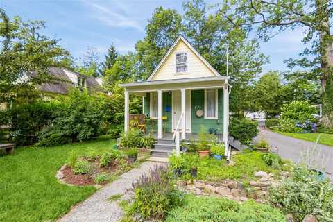 17 CAMPWOODS Grounds, Ossining, NY 10562