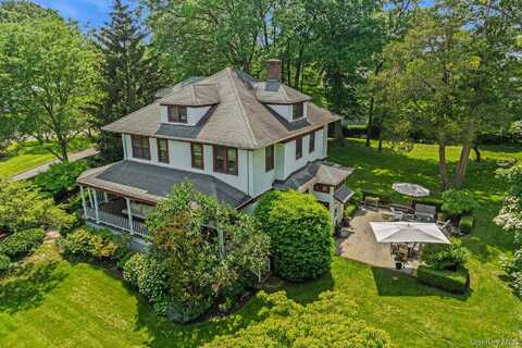 86 Lafayette Avenue, Sea Cliff, NY 11579