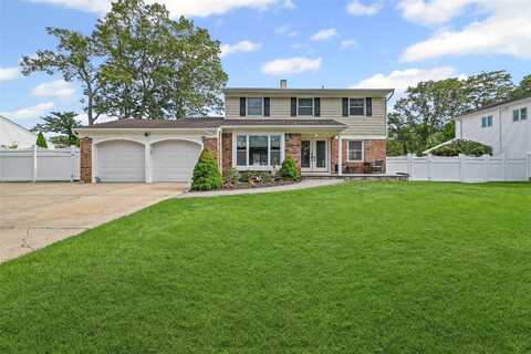 36 Penn Street, Port Jefferson Station, NY 11776