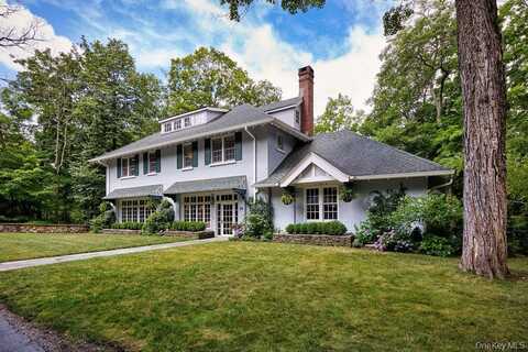 24 Acoma Road, Tuxedo Park, NY 10987