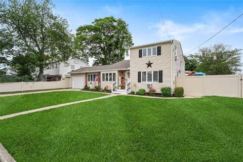 337 W 17th Street, Deer Park, NY 11729