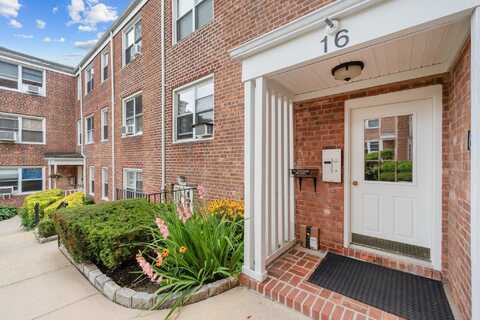 16 Edwards St, Roslyn Heights, NY 11577