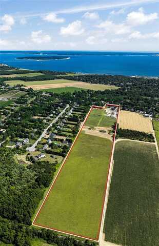 18625 Main Road, Mattituck, NY 11952