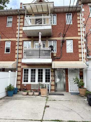 4757 58th Lane, Woodside, NY 11377