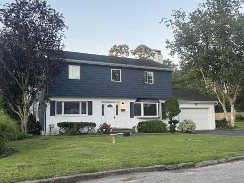 46 Bieselin Road, Bellport, NY 11713