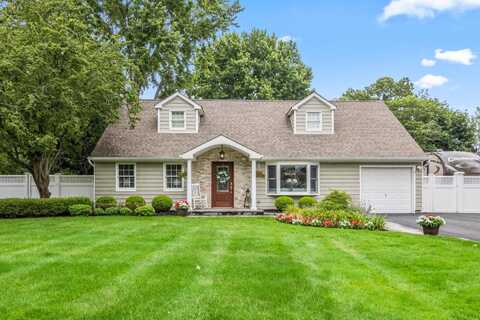 5 Barnaby Lane, Mount Sinai, NY 11766
