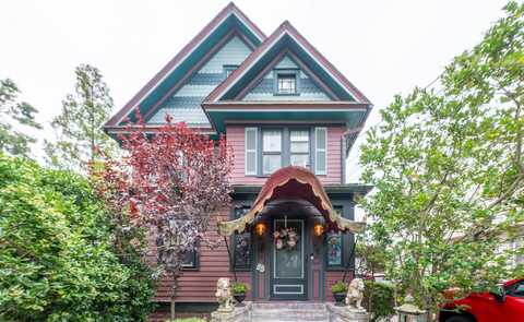 65 Earle Avenue, Lynbrook, NY 11563
