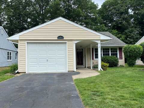 188 Canterbury Drive, Ridge, NY 11961