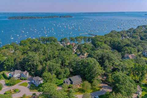 29 Seaside Way, Falmouth, ME 04105