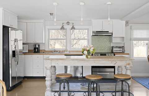 5 Pip'n Road, Edgartown, MA 02539