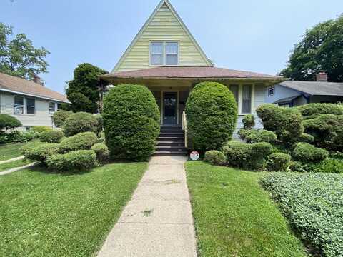 213 S Yale Avenue, Villa Park, IL 60181