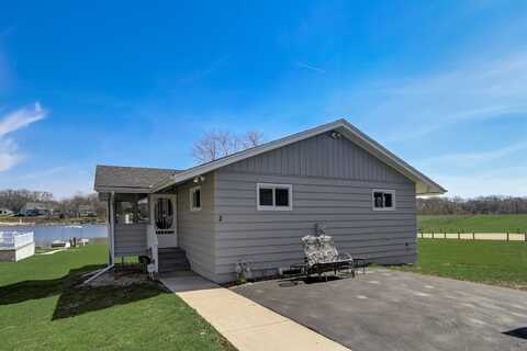2 Holiday Drive, Holliday, IL 60552
