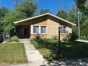 846 S Hawthorne Street, Elmhurst, IL 60126