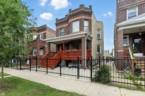 4224 W Kamerling Avenue, Chicago, IL 60651