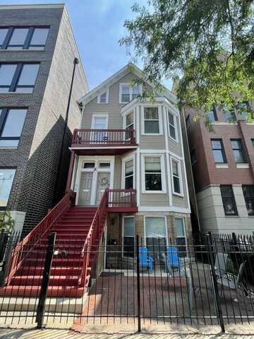 3233 N Wilton Avenue, Chicago, IL 60657