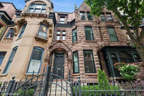 42 E Schiller Street, Chicago, IL 60610