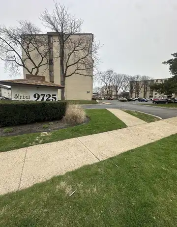 9725 S Karlov Avenue, Oak Lawn, IL 60453
