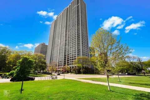 2800 N Lake Shore Drive, Chicago, IL 60657
