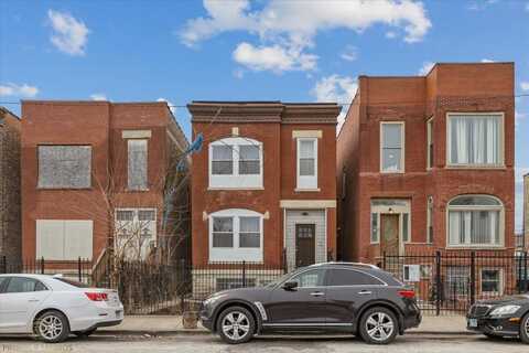352 N Avers Avenue, Chicago, IL 60624