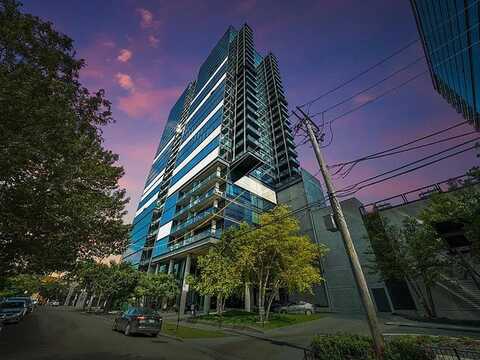 860 W Blackhawk Street, Chicago, IL 60642