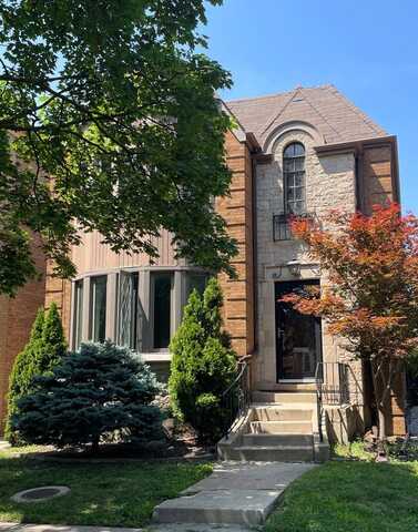 2646 W Catalpa Avenue, Chicago, IL 60625