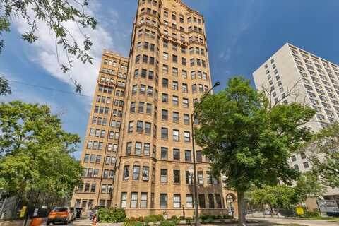 7321 S South Shore Drive, Chicago, IL 60649