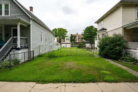 7816 S Marquette Avenue, Chicago, IL 60649