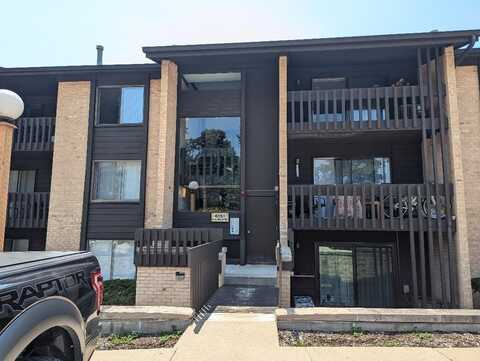 6151 Knoll Wood Road, Willowbrook, IL 60527