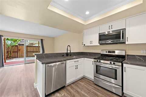 283 Knox Street, Costa Mesa, CA 92627