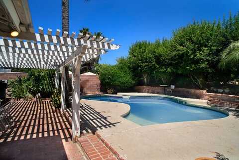19931 LORNE, Winnetka, CA 91306